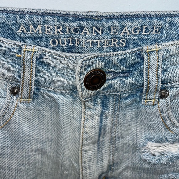 American Eagle High Rise Festival Size 2 Distressed Shorts Light Wash - Picture 3 of 4